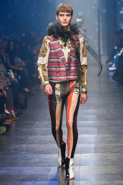 Look 19